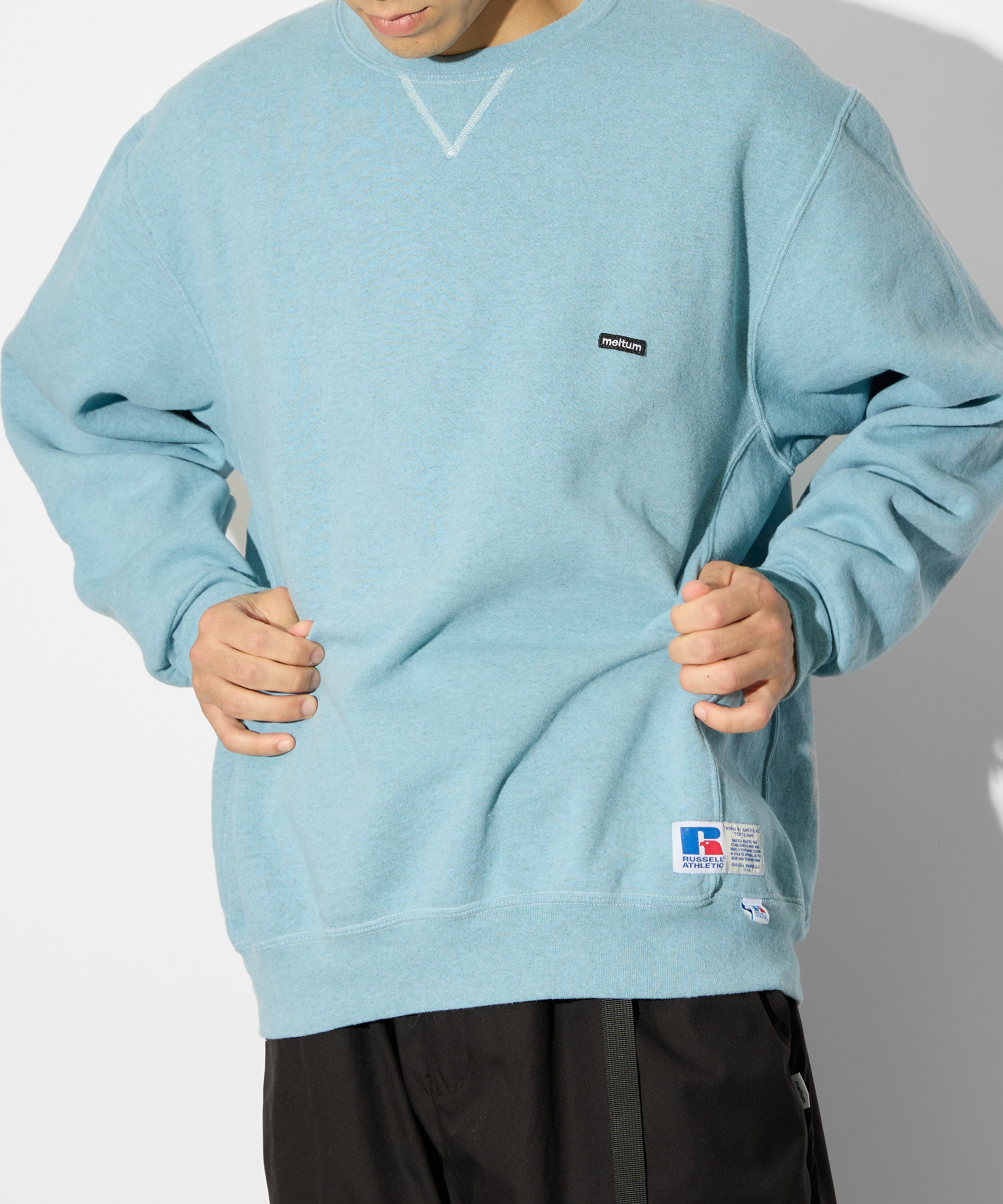 ×RUSSELL ATHLETIC STANDARD CREWNECK SWEAT OVERDYE【SAX】