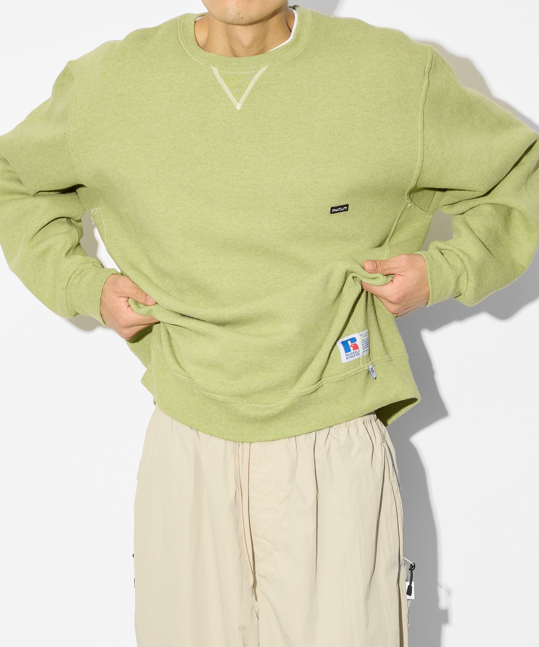 ×RUSSELL ATHLETIC STANDARD CREWNECK SWEAT OVERDYE【GREEN】