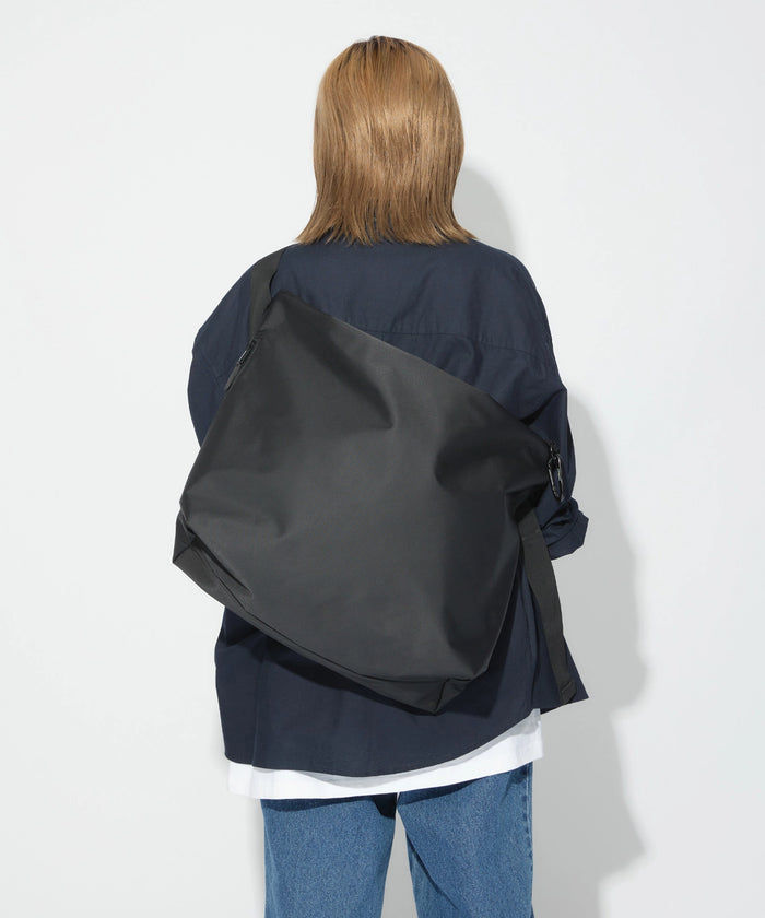 NYLON MESSENGER BAG