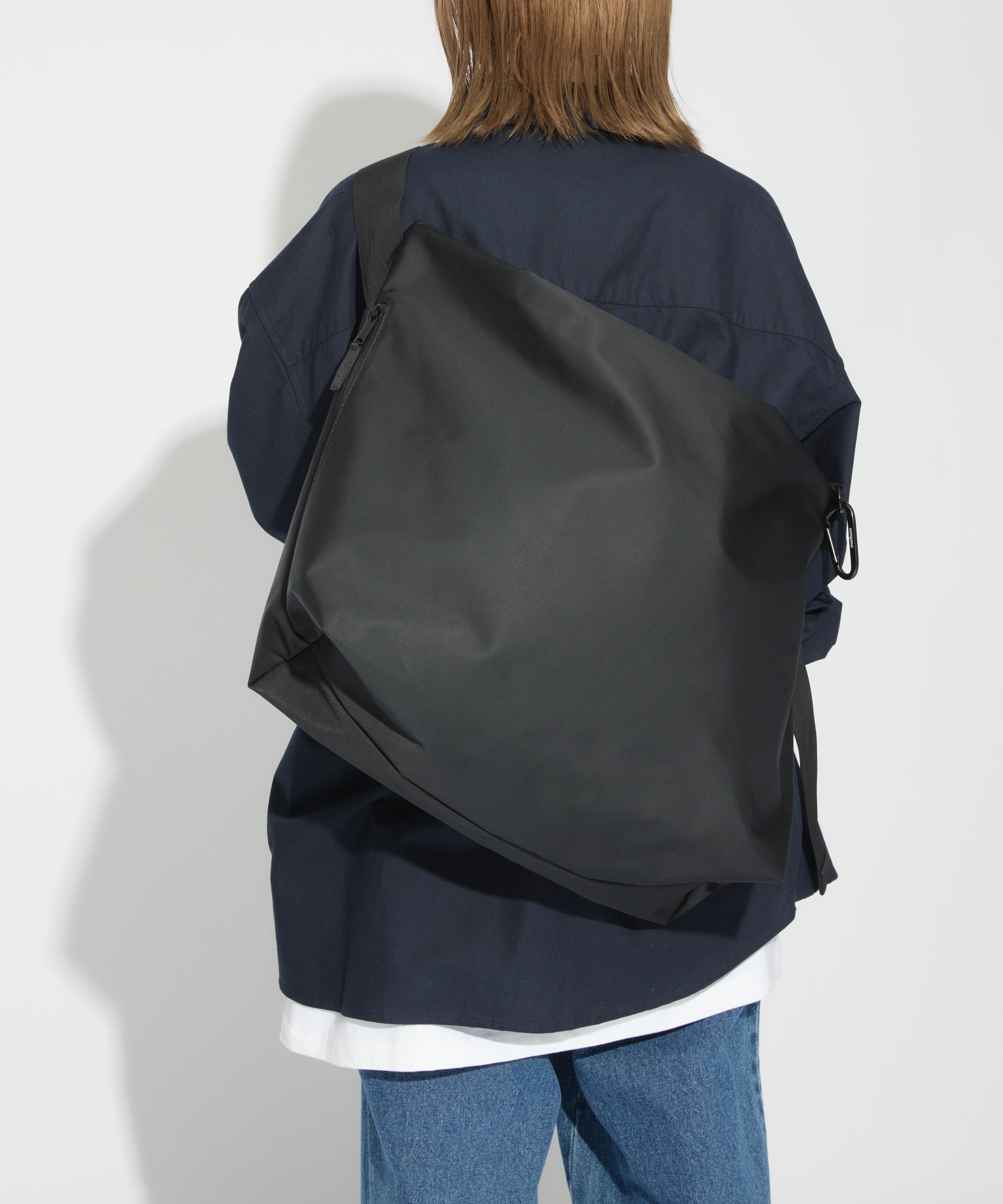 NYLON MESSENGER BAG 