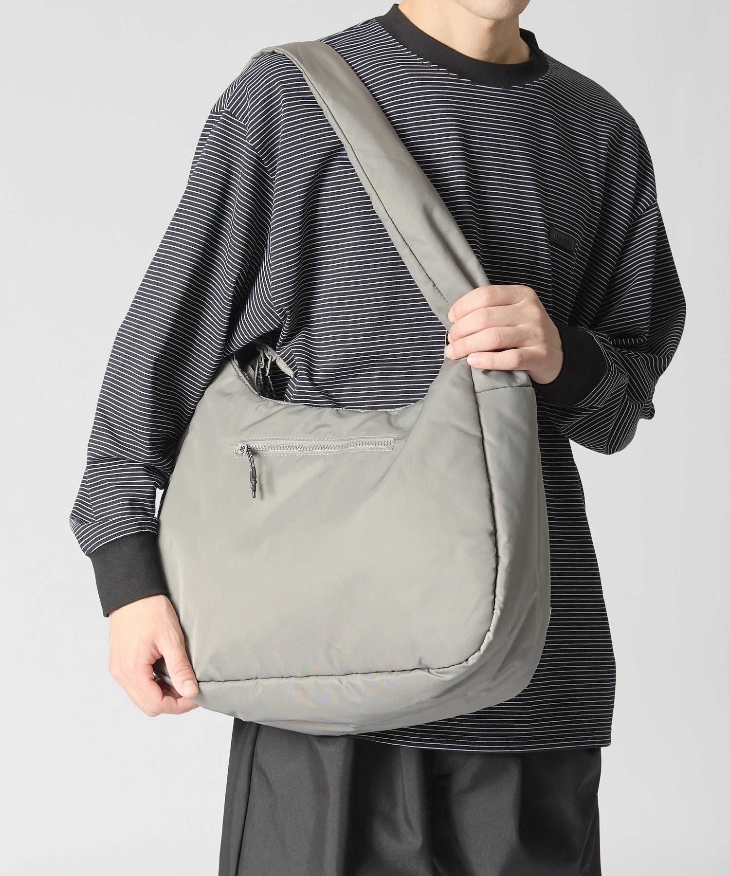 SOFT SHELL MESSENGER BAG【GREY】