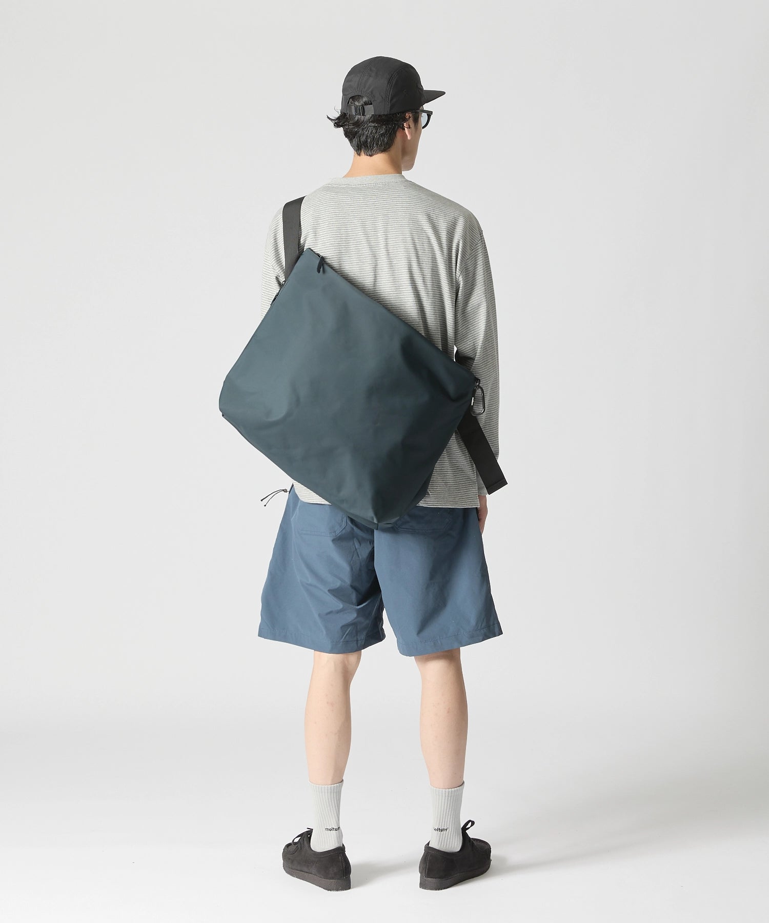 NYLON MESSENGER BAG【NAVY】