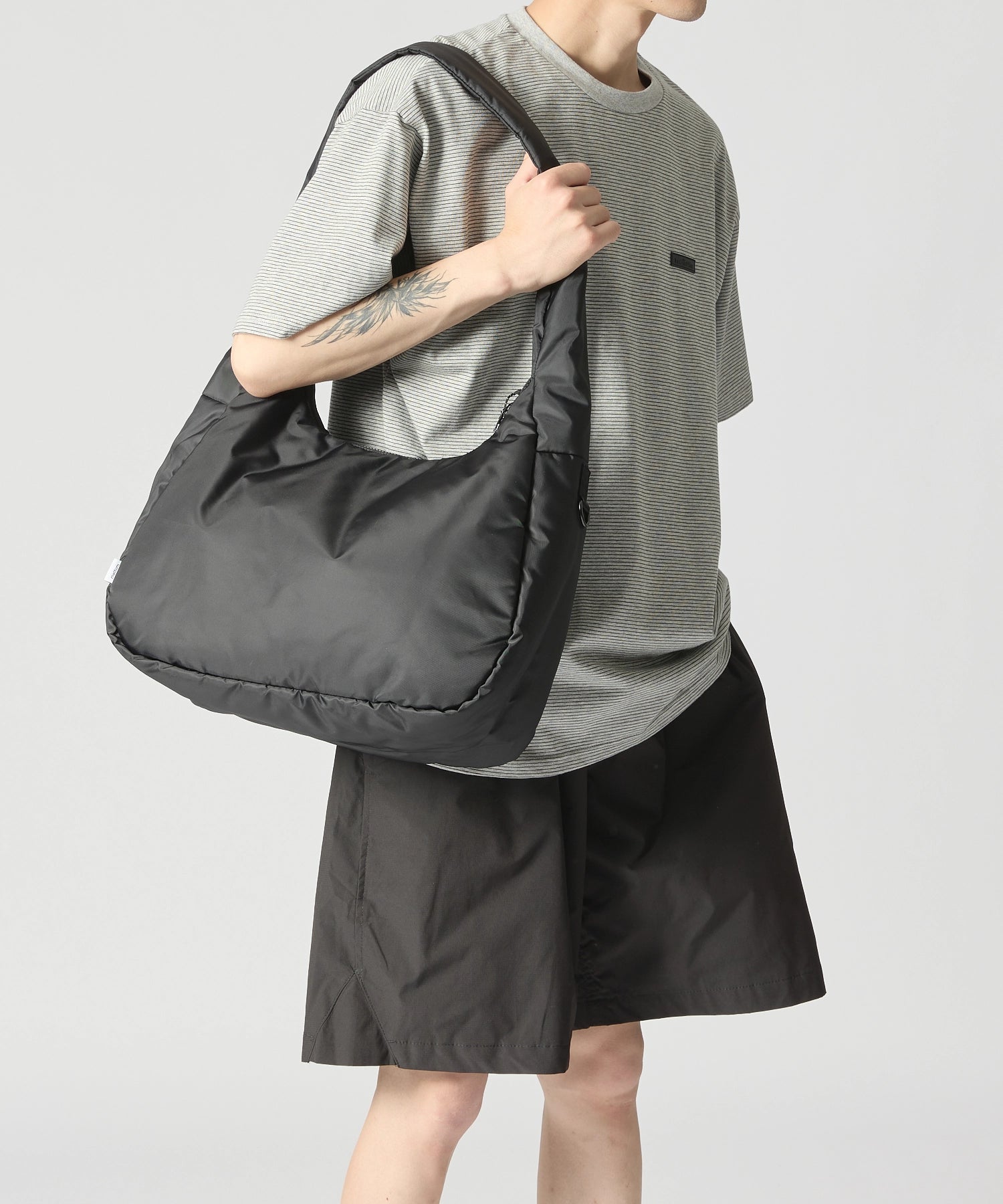 SOFT SHELL MESSENGER BAG【BLACK】