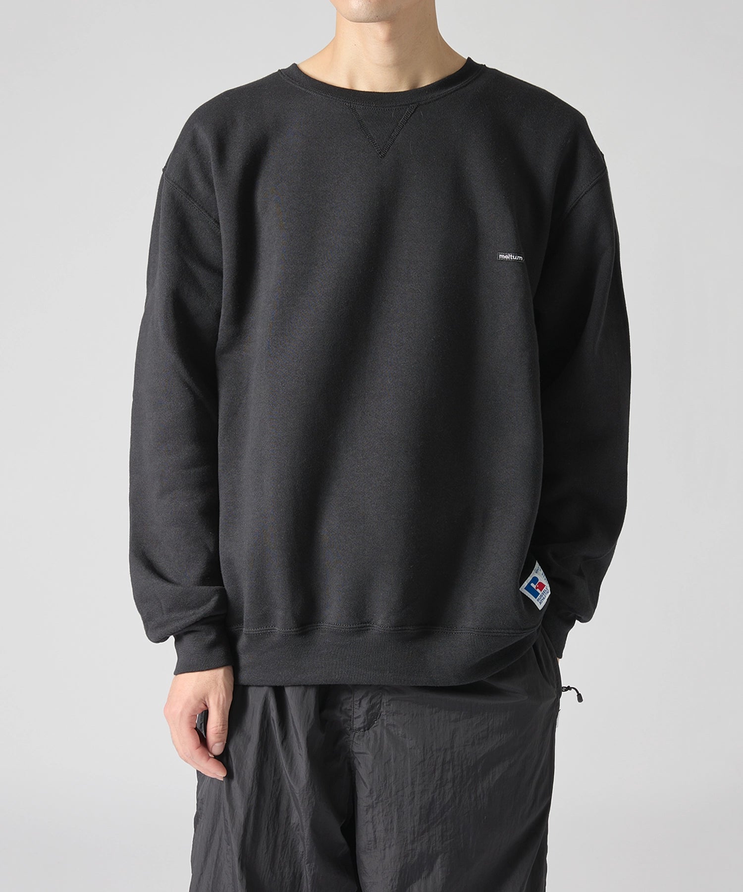 ×RUSSELL ATHLETIC STANDARD CREWNECK SWEAT [BLACK]