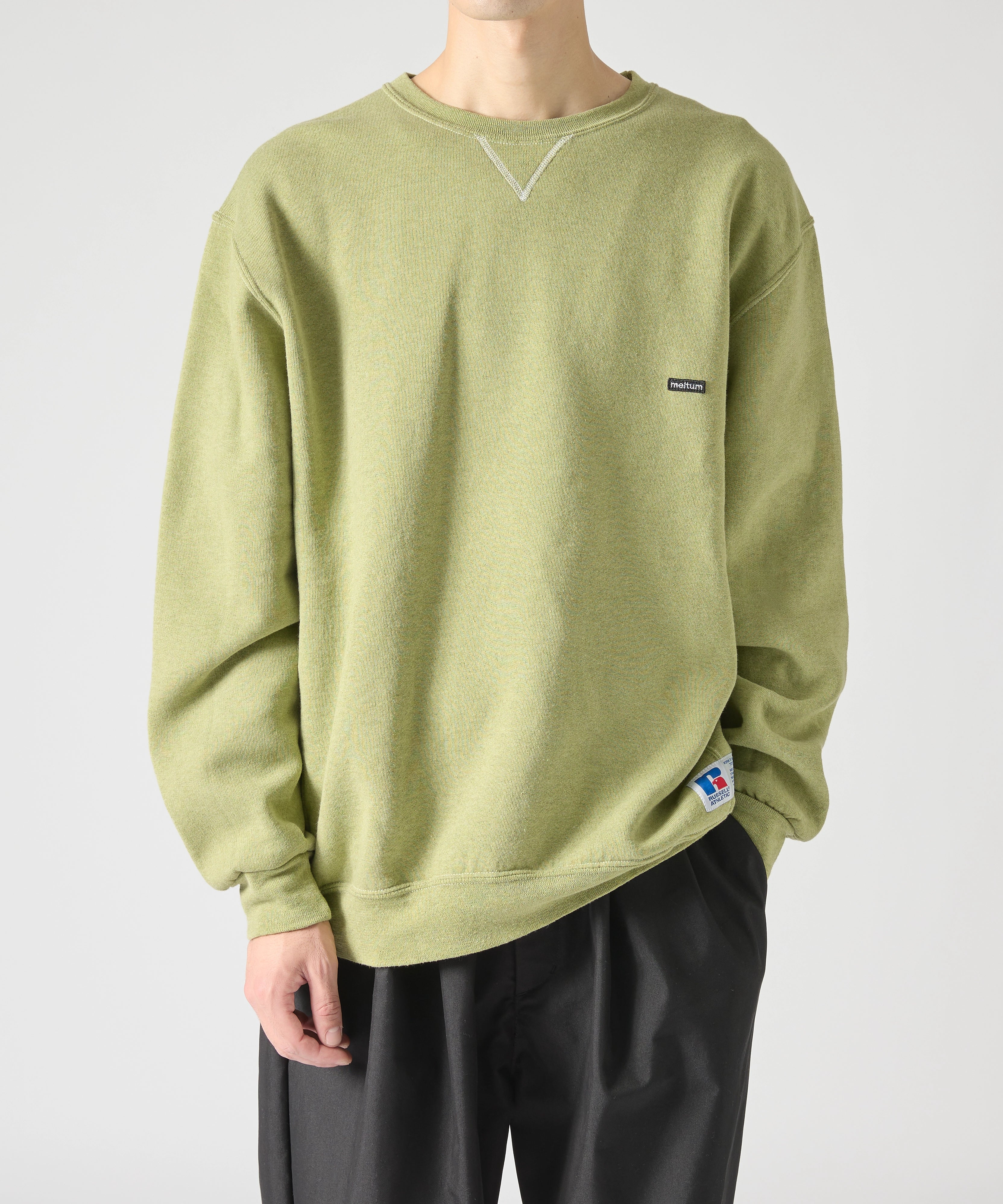 ×RUSSELL ATHLETIC STANDARD CREWNECK SWEAT OVERDYE【GREEN】