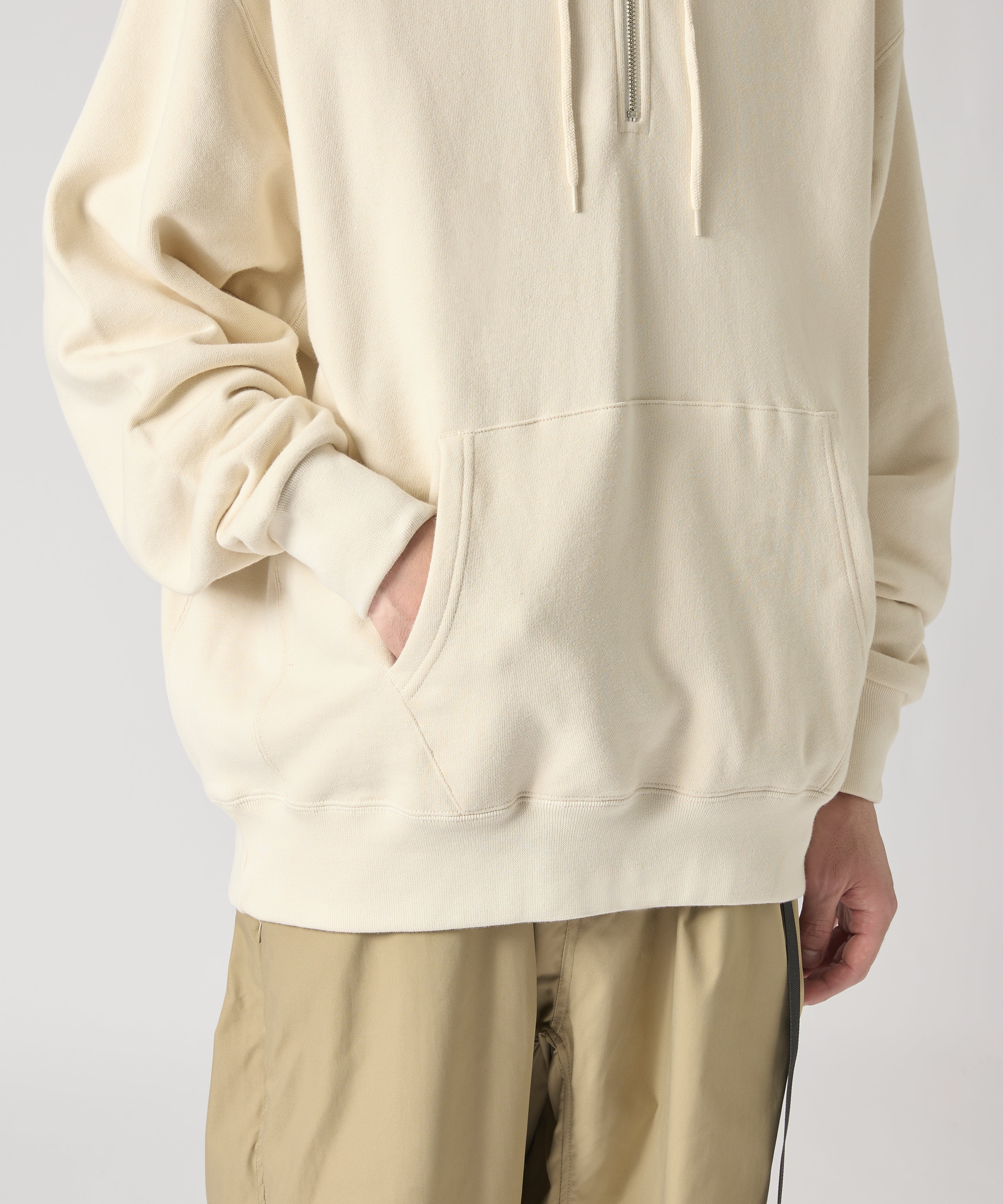 meltum × RUSSELL ATHLETIC HALFZIP SWEATHOODIE