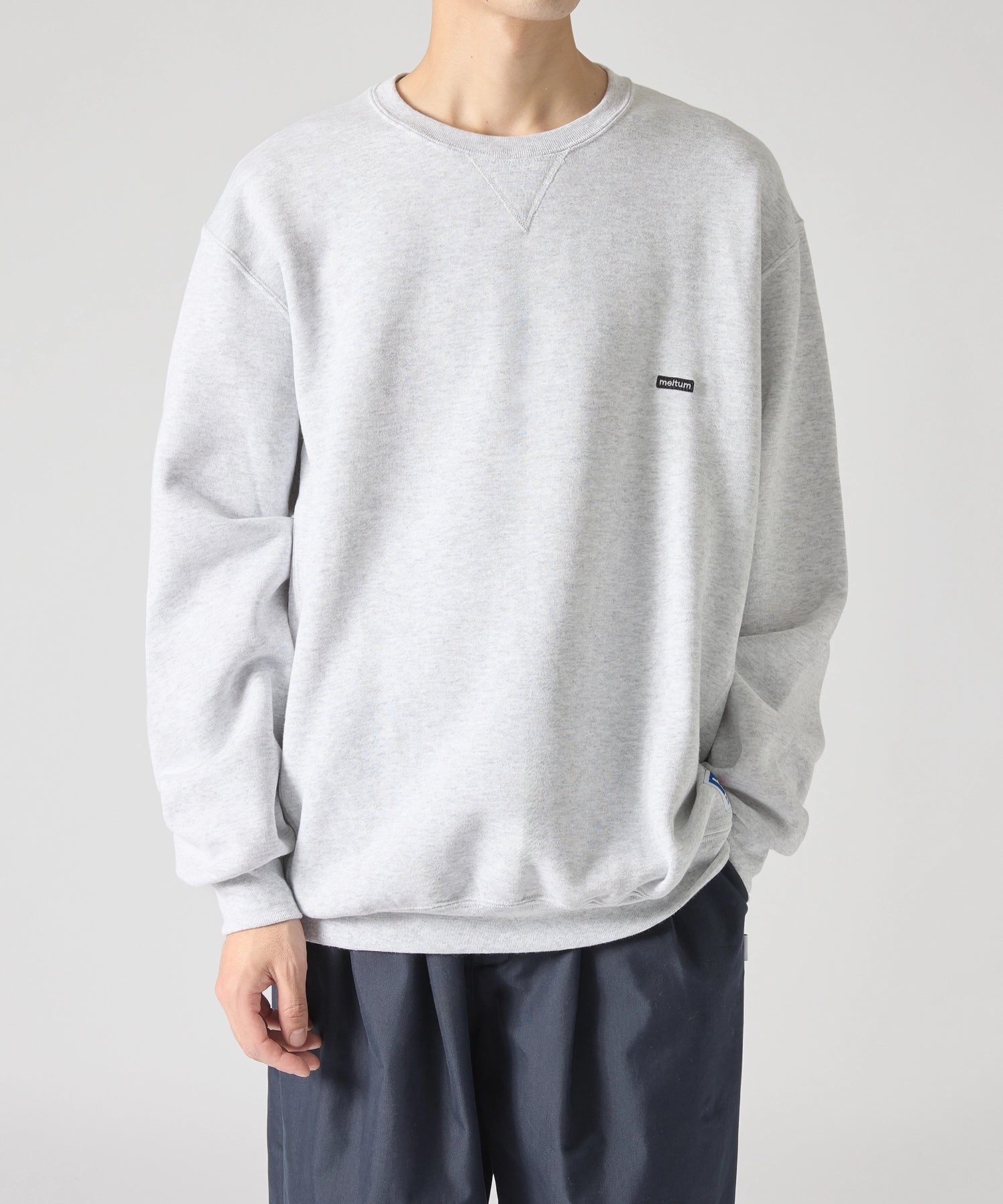 ×RUSSELL ATHLETIC STANDARD CREWNECK SWEAT【ASH】