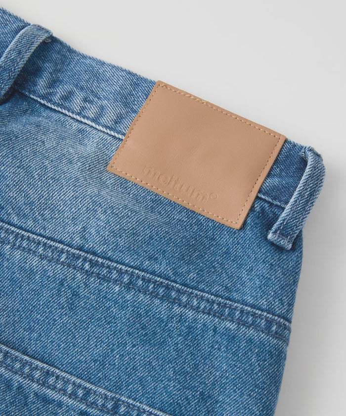 LOOSE FIT DENIM